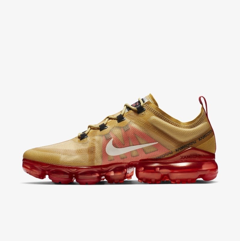 Vapormax store club gold